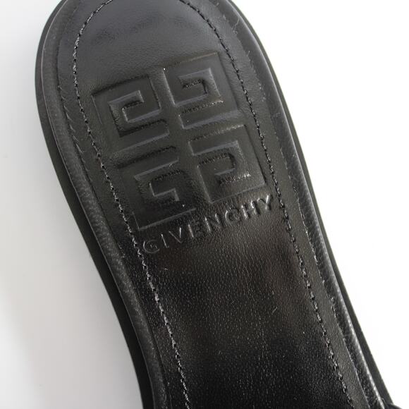 New Givenchy 4G Black Leather Silver Logo Slides - Picture 11 of 15